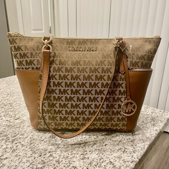 Michael Kors Handbag - Picture 2 of 2